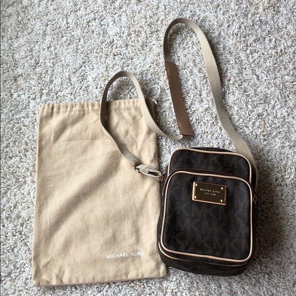 Michael Kors Handbags - Michael Kors crossbody bag
